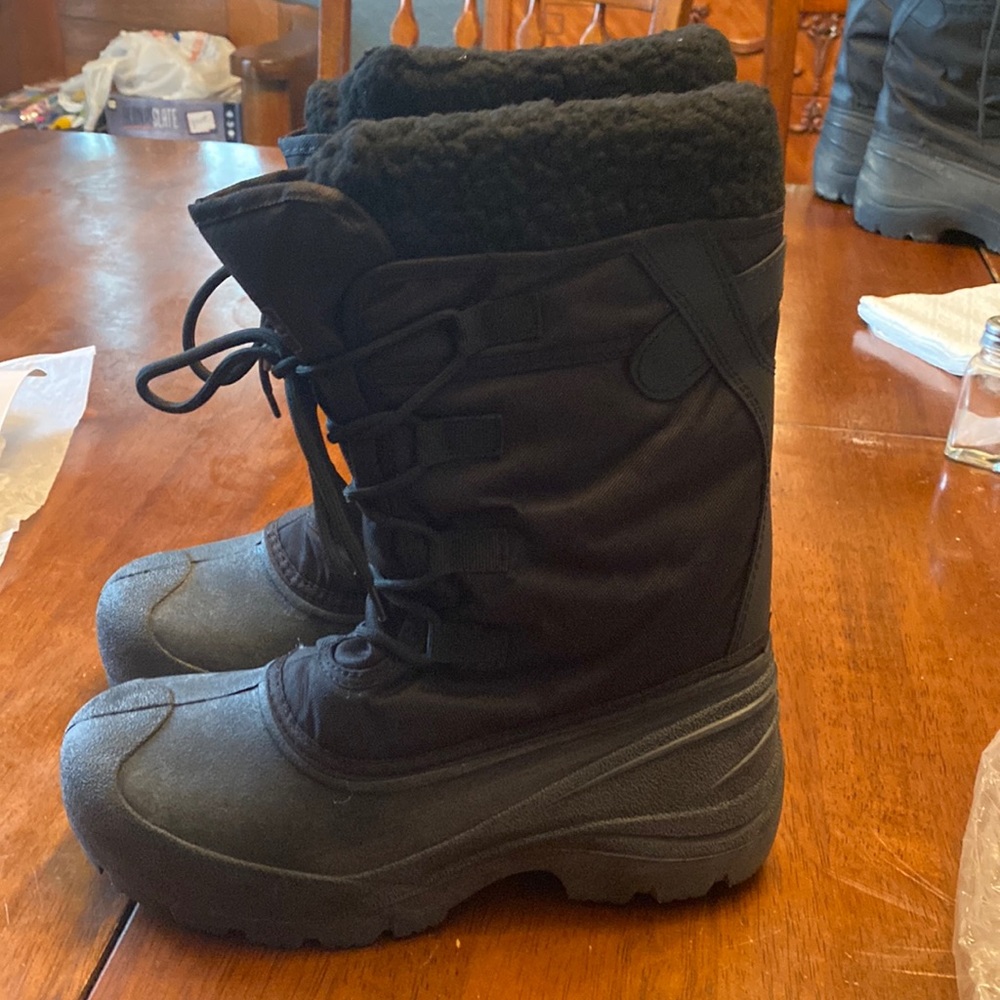 NWOB Ozark Trail 9 Women’s Ski Boots